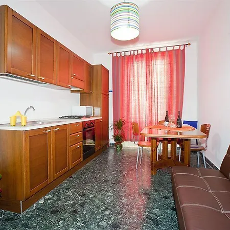 Cortile Antico 3*