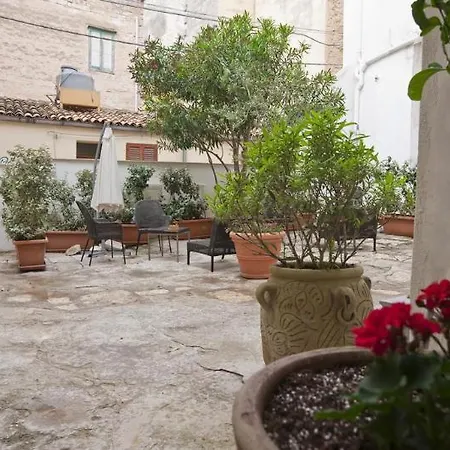Apart-hotel Cortile Antico 3*