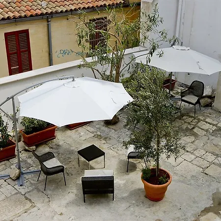 Cortile Antico 3*