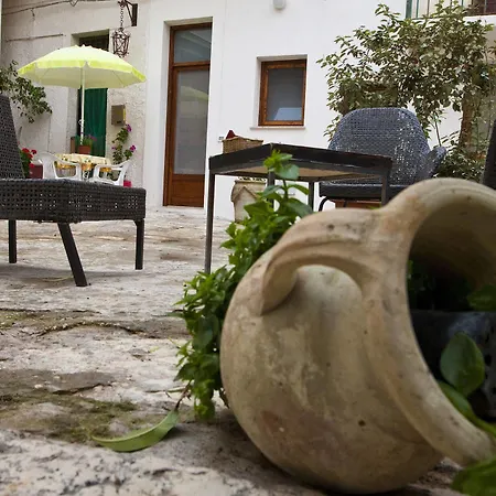 Cortile Antico Aparthotel Trapani